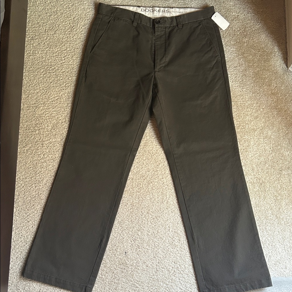 Dockers Men's Dark Olive Chinos